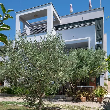 Πανσιόν Diklo Ζαντάρ